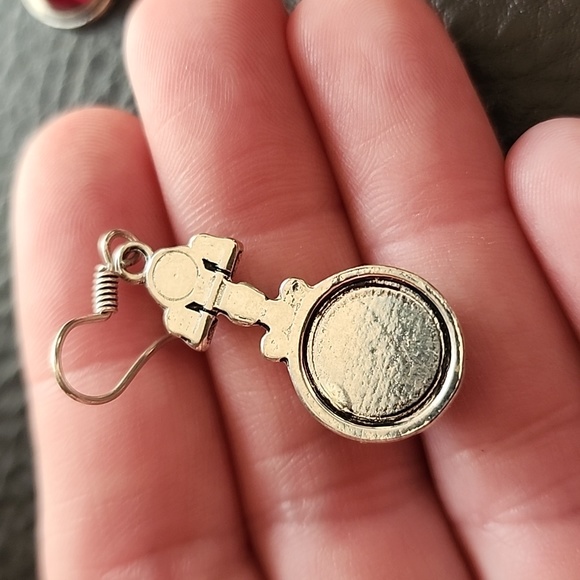 Earrings - Picture 6 of 7